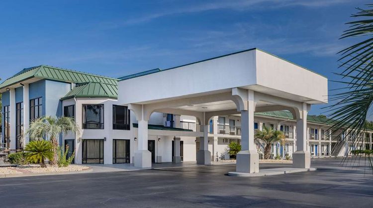 Days Inn & Suites Savannah Midtown Exterior