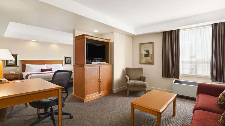 Travelodge Spruce Grove Room
