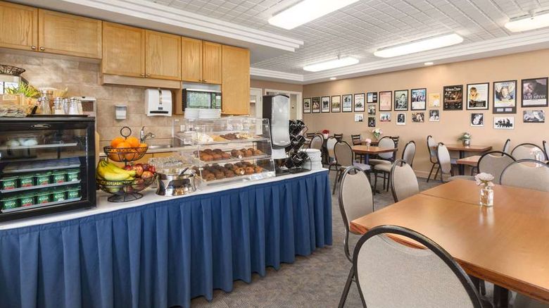 <b>Travelodge Spruce Grove Restaurant</b>. Images powered by <a href="https://iceportal.shijigroup.com/" title="IcePortal" target="_blank">IcePortal</a>.