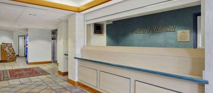 Howard Johnson Tifton Lobby