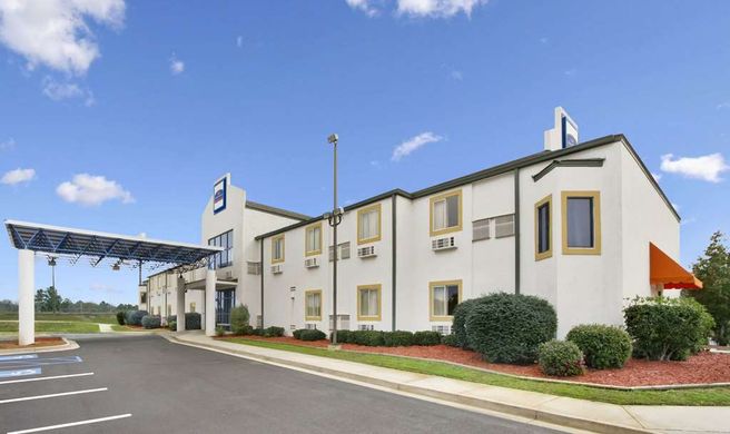 Howard Johnson Tifton Exterior