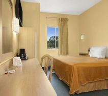 Howard Johnson Tifton Room
