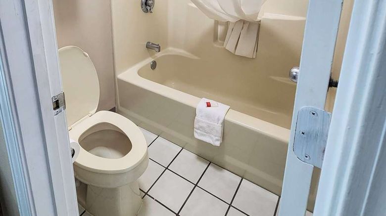 <b>Baymont Inn & Suites Eufaula Room</b>. Images powered by <a href="https://iceportal.shijigroup.com/" title="IcePortal" target="_blank">IcePortal</a>.