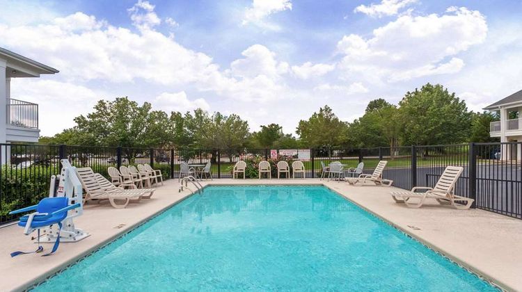 Baymont Inn/Stes Florence/Muscle Shoals Pool