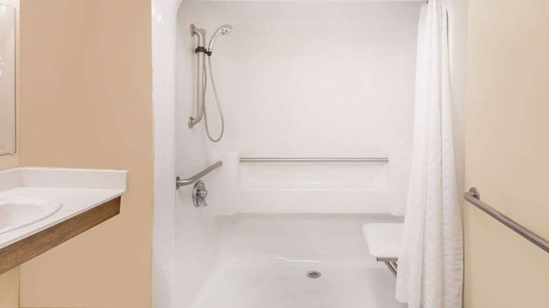 <b>Baymont Inn/Stes Florence/Muscle Shoals Room</b>. Images powered by <a href="https://iceportal.shijigroup.com/" title="IcePortal" target="_blank">IcePortal</a>.