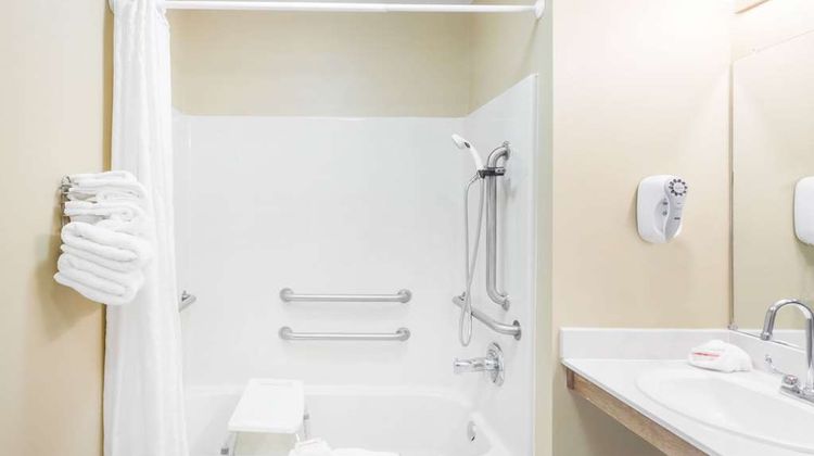 Baymont Inn/Stes Florence/Muscle Shoals Room
