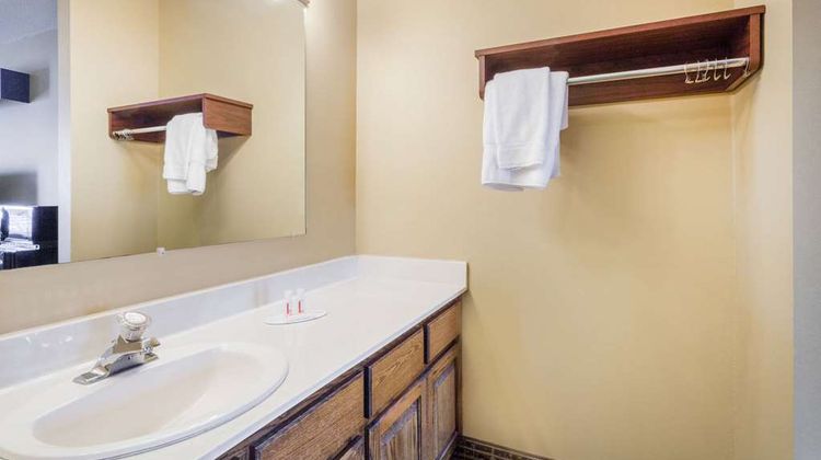 Baymont Inn/Stes Florence/Muscle Shoals Room