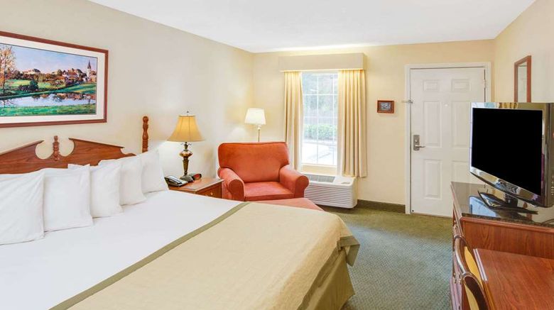 <b>Baymont Inn & Suites Ozark Room</b>. Images powered by <a href="https://iceportal.shijigroup.com/" title="IcePortal" target="_blank">IcePortal</a>.