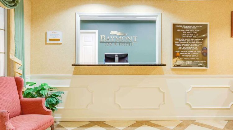 Baymont Inn & Suites Ozark Lobby