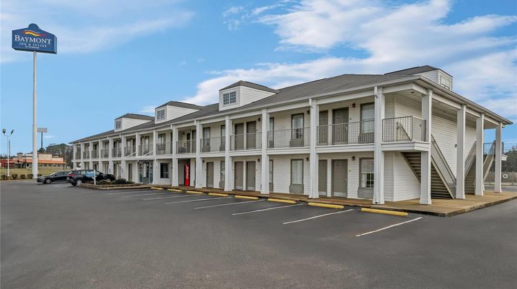 Baymont Inn & Suites Tuscaloosa Exterior