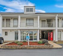 Baymont Inn & Suites Tuscaloosa Exterior