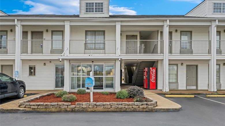<b>Baymont Inn & Suites Tuscaloosa Exterior</b>. Images powered by <a href="https://iceportal.shijigroup.com/" title="IcePortal" target="_blank">IcePortal</a>.