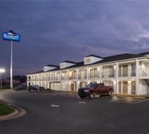 Baymont Inn & Suites Tuscaloosa Exterior