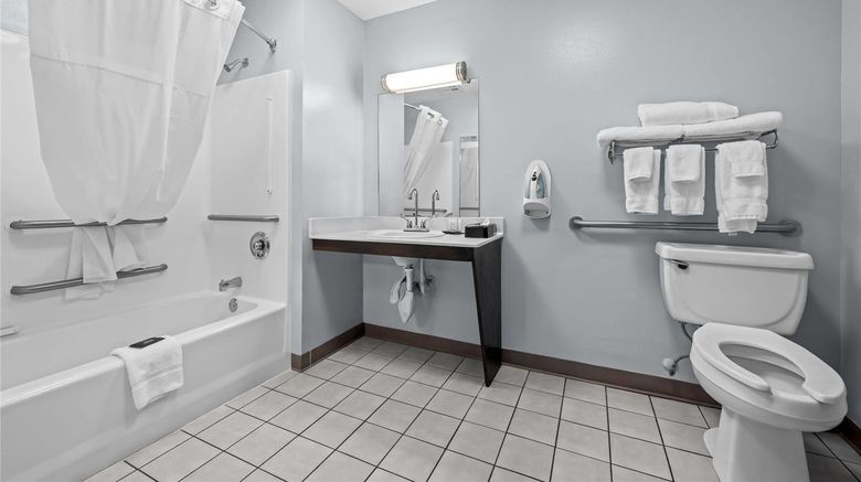 <b>Baymont Inn & Suites Tuscaloosa Room</b>. Images powered by <a href="https://iceportal.shijigroup.com/" title="IcePortal" target="_blank">IcePortal</a>.