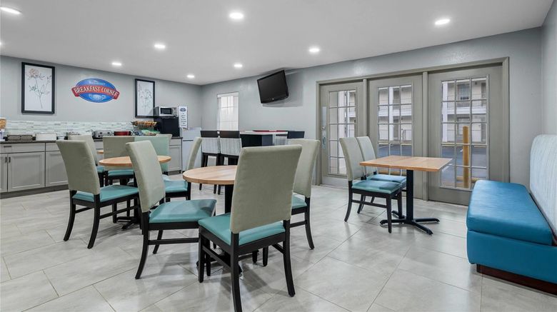 <b>Baymont Inn & Suites Tuscaloosa Restaurant</b>. Images powered by <a href="https://iceportal.shijigroup.com/" title="IcePortal" target="_blank">IcePortal</a>.