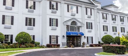 Baymont Inn & Suites Lakeland Exterior