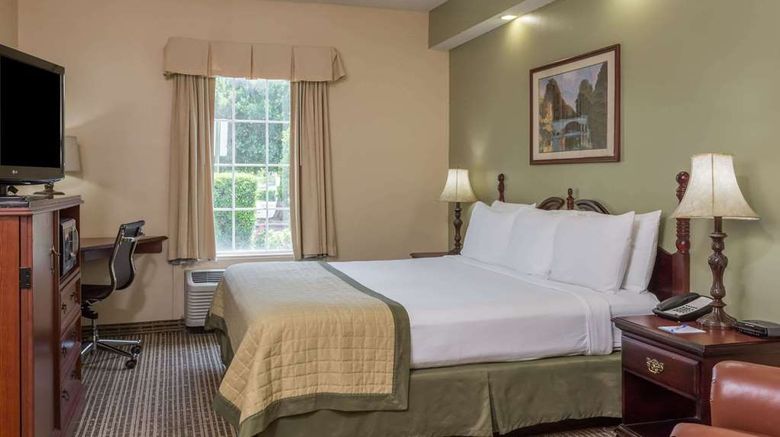<b>Baymont Inn & Suites Lakeland Room</b>. Images powered by <a href="https://iceportal.shijigroup.com/" title="IcePortal" target="_blank">IcePortal</a>.