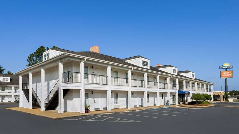 Days Inn Americus Exterior. Images powered by <a href="https://iceportal.shijigroup.com" target="_blank" rel="noopener">Ice Portal</a>.