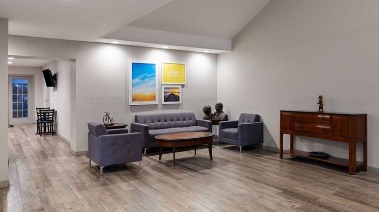 <b>Days Inn Americus Lobby</b>. Images powered by <a href="https://iceportal.shijigroup.com/" title="IcePortal" target="_blank">IcePortal</a>.