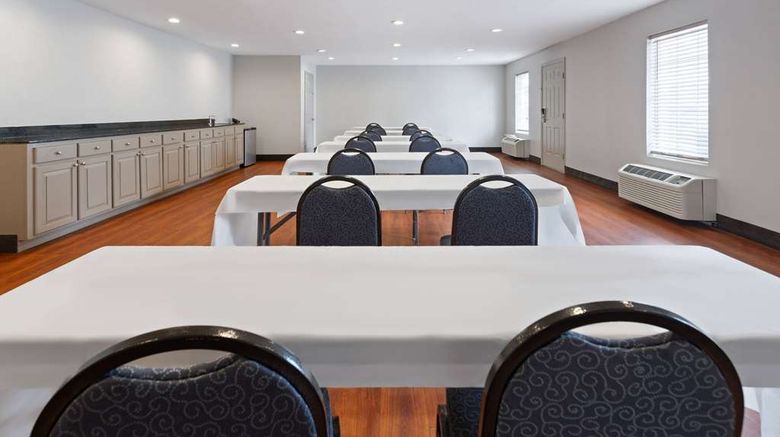 <b>Days Inn Americus Meeting</b>. Images powered by <a href="https://iceportal.shijigroup.com/" title="IcePortal" target="_blank">IcePortal</a>.