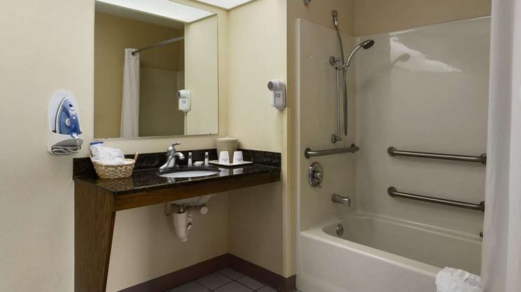 Baymont Inn & Suites Dublin Room