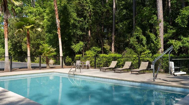 Baymont Inn & Suites Kingsland Pool