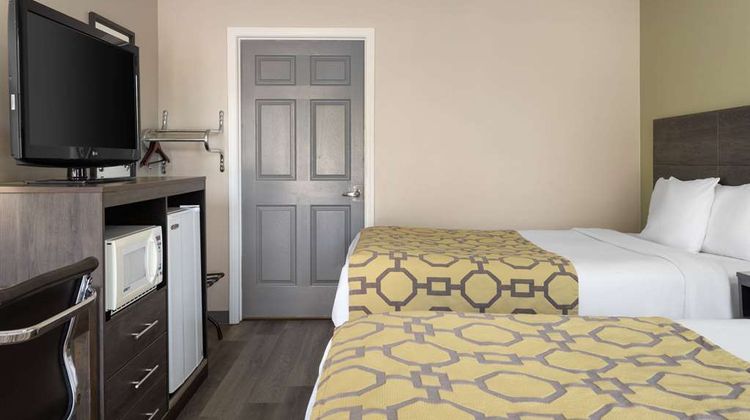 Baymont Inn & Suites Kingsland Room
