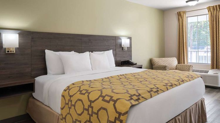 Baymont Inn & Suites Kingsland Room