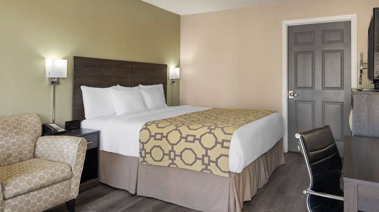 Baymont Inn & Suites Kingsland Room