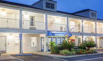 Baymont Inn & Suites Valdosta