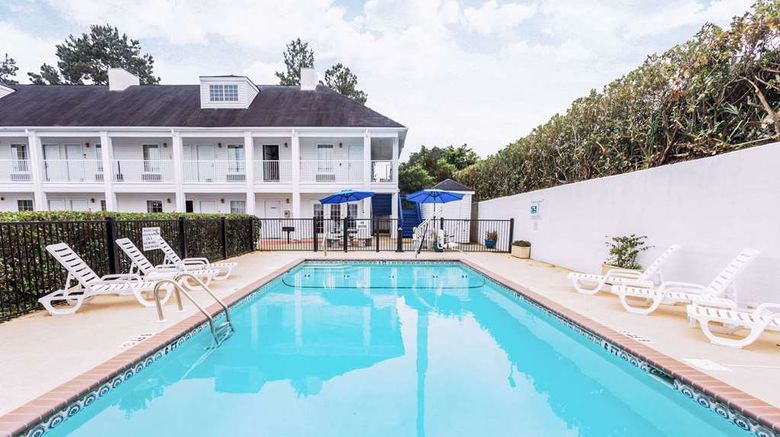 <b>Baymont Inn & Suites Valdosta Pool</b>. Images powered by <a href="https://iceportal.shijigroup.com/" title="IcePortal" target="_blank">IcePortal</a>.