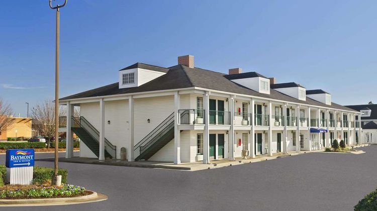 Baymont Inn & Suites Warner Robins Exterior