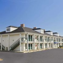 Baymont Inn & Suites Warner Robins