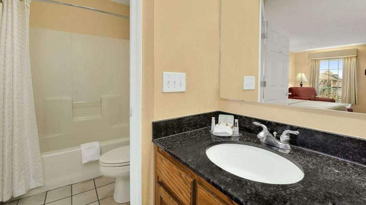 Baymont Inn & Suites Warner Robins Room