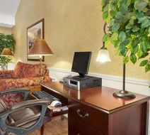 Baymont Inn & Suites Warner Robins Lobby
