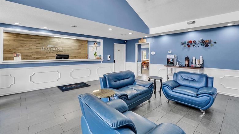<b>Baymont Inn & Suites Warner Robins Lobby</b>. Images powered by <a href="https://iceportal.shijigroup.com/" title="IcePortal" target="_blank">IcePortal</a>.