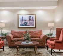 Baymont Inn & Suites Waycross Lobby