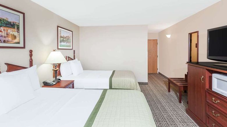 <b>Baymont Inn & Suites Elkhart Room</b>. Images powered by <a href="https://iceportal.shijigroup.com/" title="IcePortal" target="_blank">IcePortal</a>.