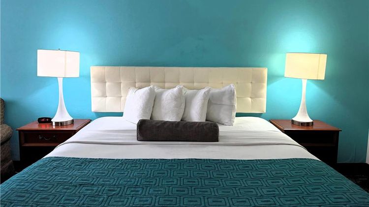 Howard Johnson by Wyndham Evansville E. Room
