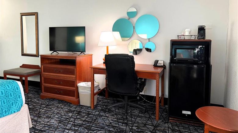 <b>Howard Johnson by Wyndham Evansville E. Room</b>. Images powered by <a href="https://iceportal.shijigroup.com/" title="IcePortal" target="_blank">IcePortal</a>.