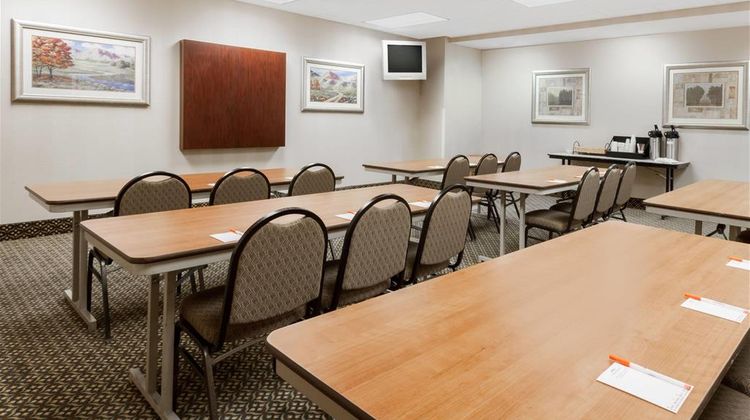 Howard Johnson by Wyndham Evansville E. Meeting