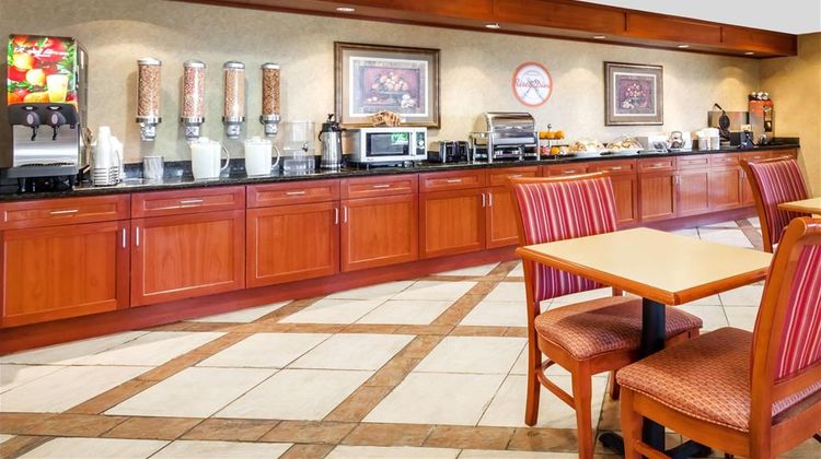 Howard Johnson by Wyndham Evansville E. Other