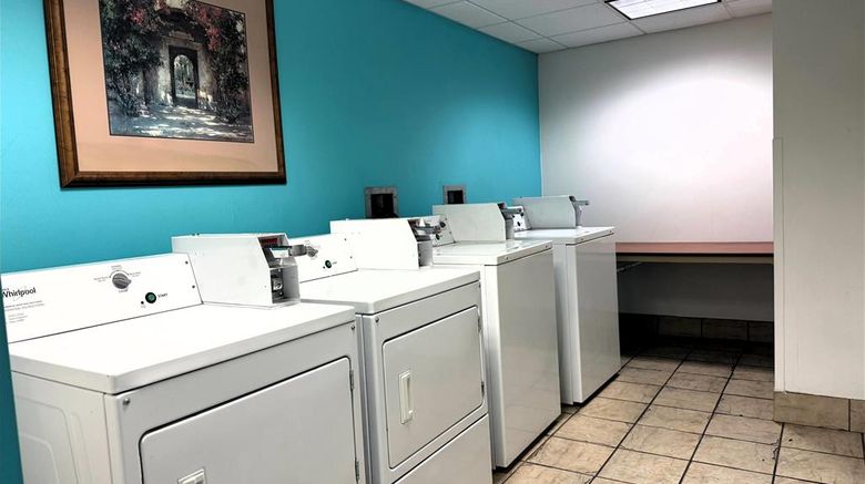 <b>Howard Johnson by Wyndham Evansville E. Other</b>. Images powered by <a href="https://iceportal.shijigroup.com/" title="IcePortal" target="_blank">IcePortal</a>.