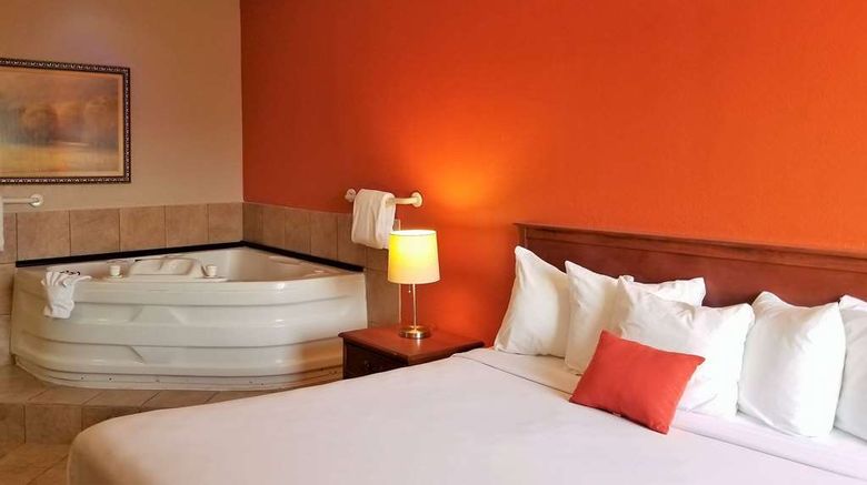 <b>Baymont Inn & Suites Indianapolis South Suite</b>. Images powered by <a href="https://iceportal.shijigroup.com/" title="IcePortal" target="_blank">IcePortal</a>.