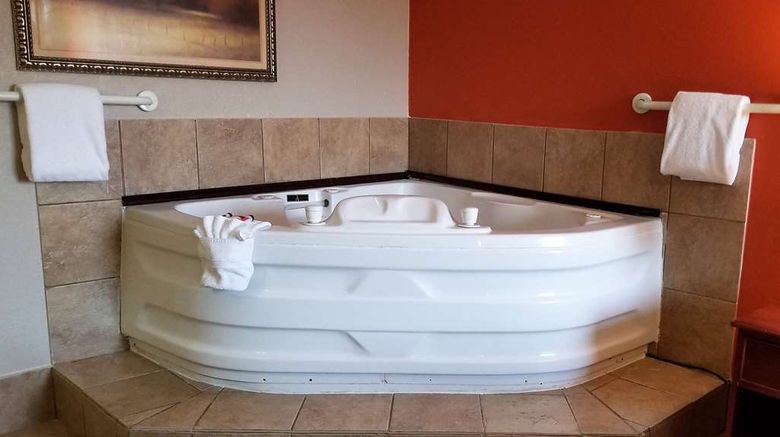 <b>Baymont Inn & Suites Indianapolis South Suite</b>. Images powered by <a href="https://iceportal.shijigroup.com/" title="IcePortal" target="_blank">IcePortal</a>.