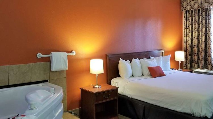Baymont Inn & Suites Indianapolis South Suite