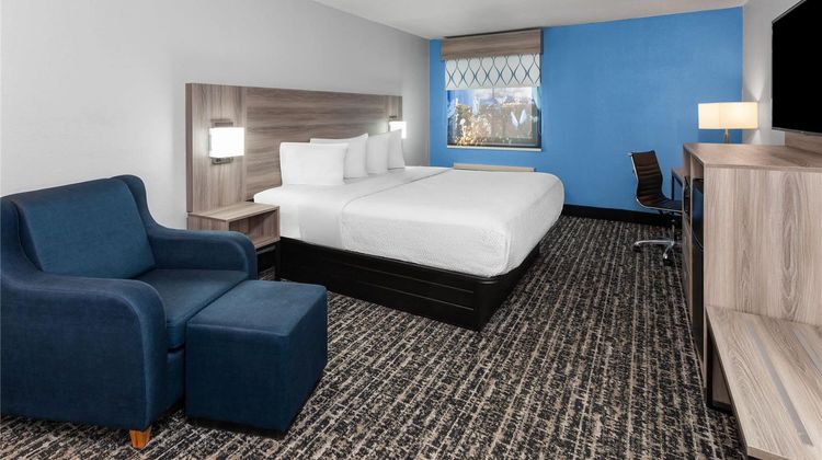 Baymont Inn & Suites Indianapolis South Room