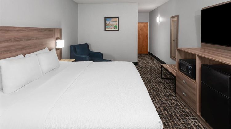 Baymont Inn & Suites Indianapolis South Room