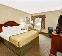 Baymont Inn & Suites Indianapolis West Room