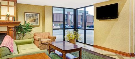 Baymont Inn & Suites Indianapolis West Lobby